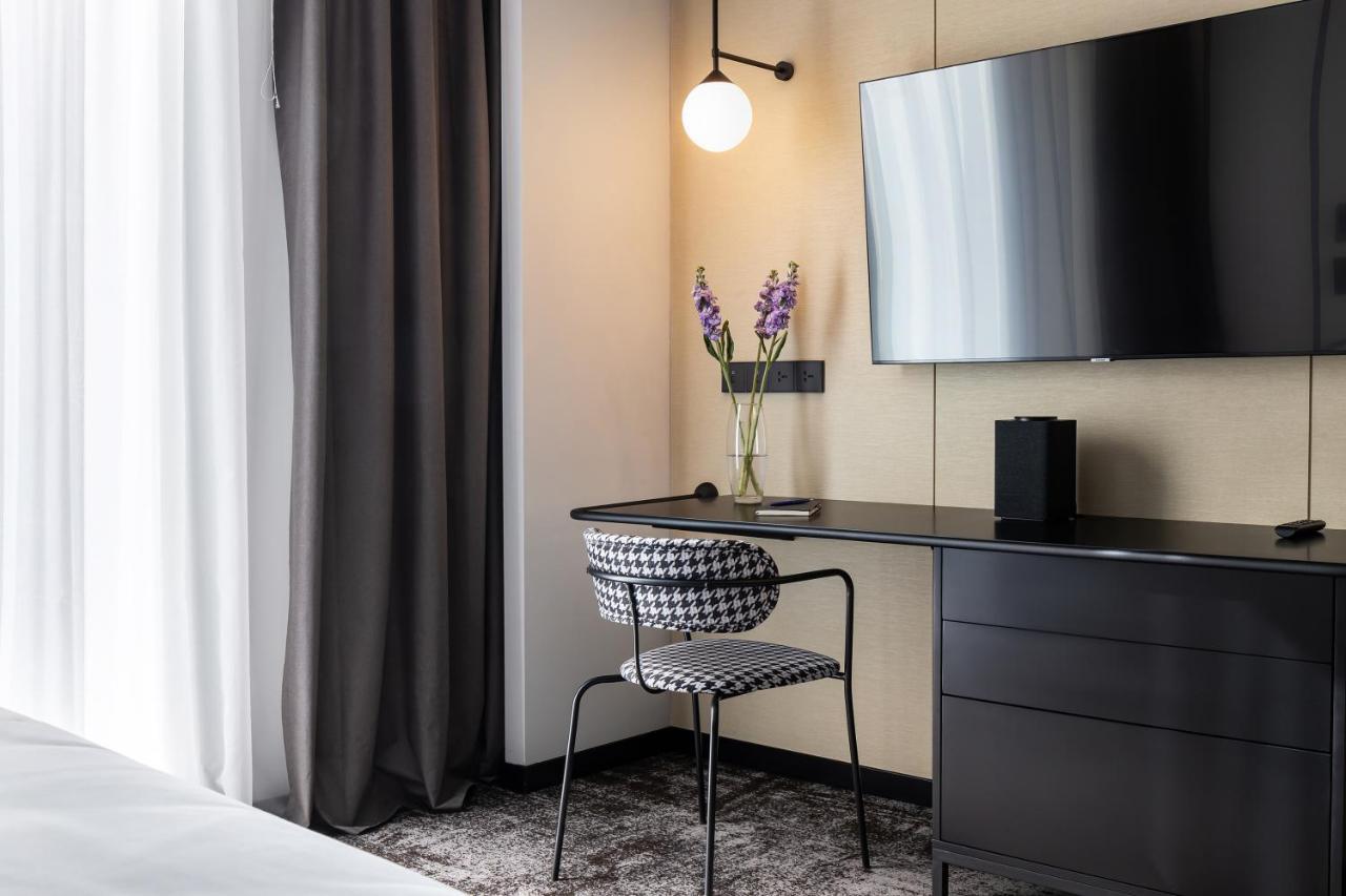 Novotel Living Almaty Jetisu Exteriör bild
