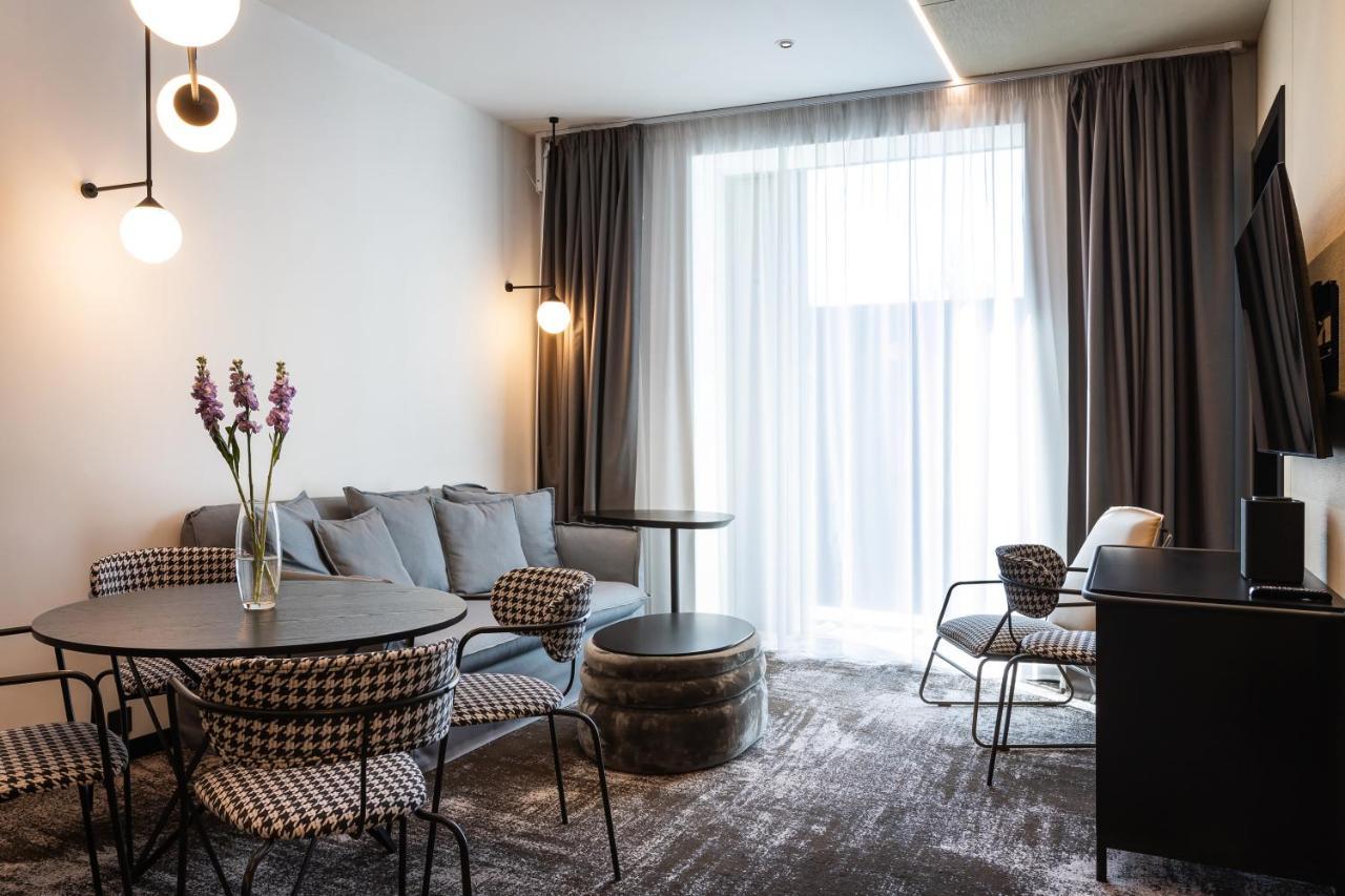 Novotel Living Almaty Jetisu Exteriör bild
