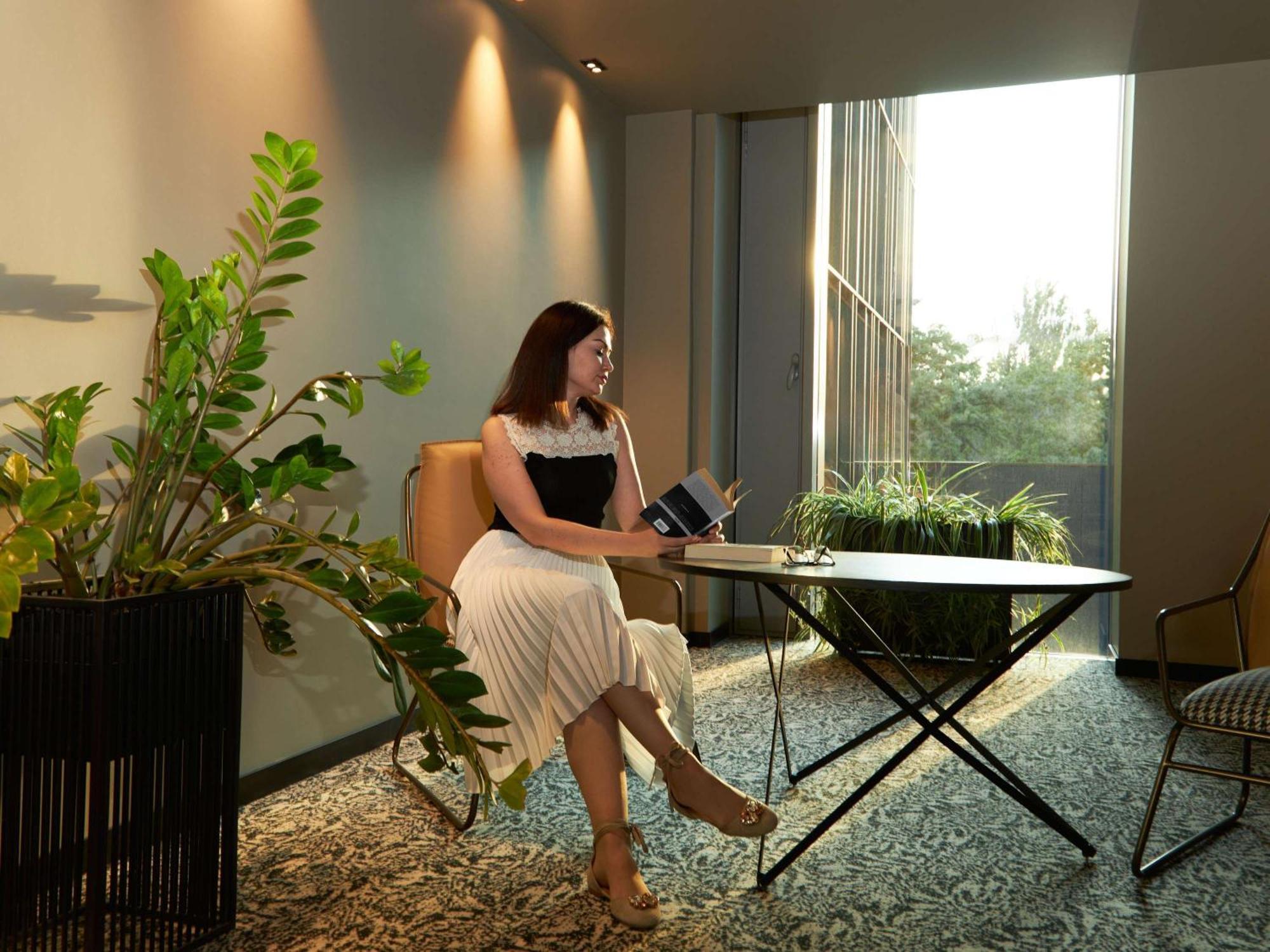 Novotel Living Almaty Jetisu Exteriör bild